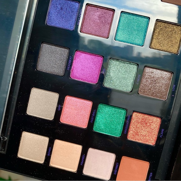 Urban Decay Vice Palette - Picture 3 of 4